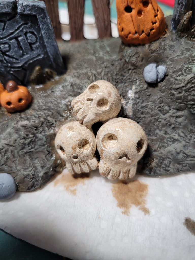 Dark Wash on the Pumpkins and Skulls