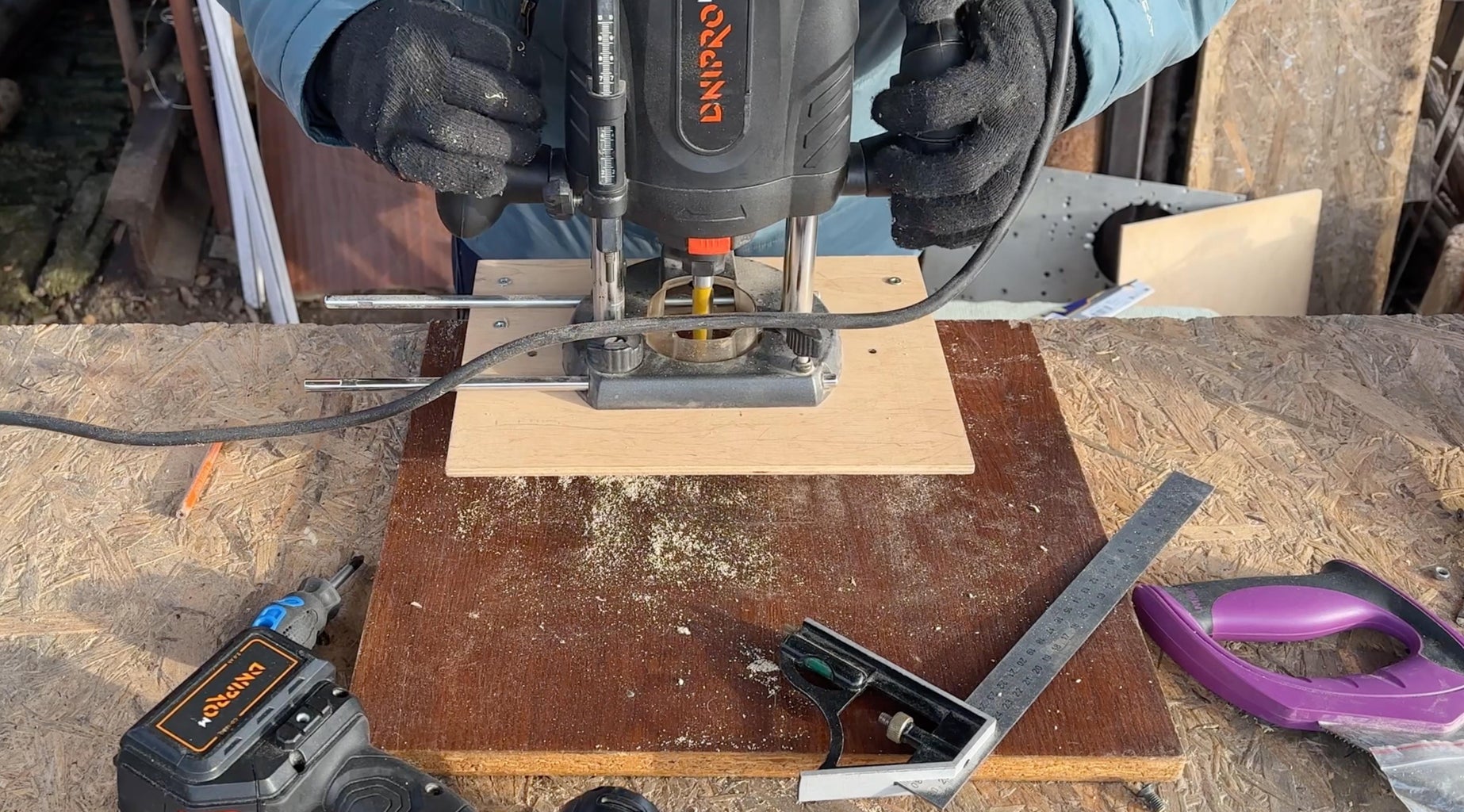 Make a Tool for Hand Router (optional, Only for Big Hand Routers)