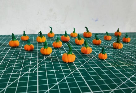 Miniature Pumpkins & Ghost
